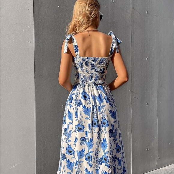 Amazon Blue and White Floral Maxi Dress - Picture 2 of 9